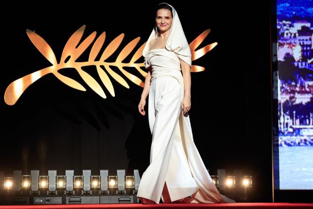 Jury-Präsidentin Juliette Binoche im Dior-Hosen-Look. FRANCE-FILM-FESTIVAL-CANNES